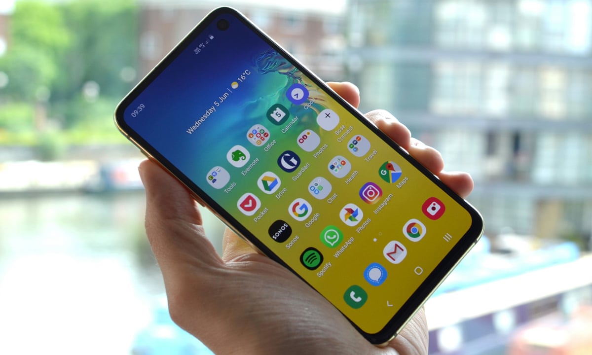 Samsung Galaxy S10e Review The Cheaper One Samsung The Guardian Samsung Galaxy S10e Review The Cheaper One Samsung The Guardian