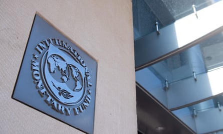 Assine fora da sede do Fundo Monetário Internacional