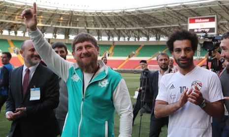 Mohamed Salah, right, with the Chechen leader Ramzan Kadyrov