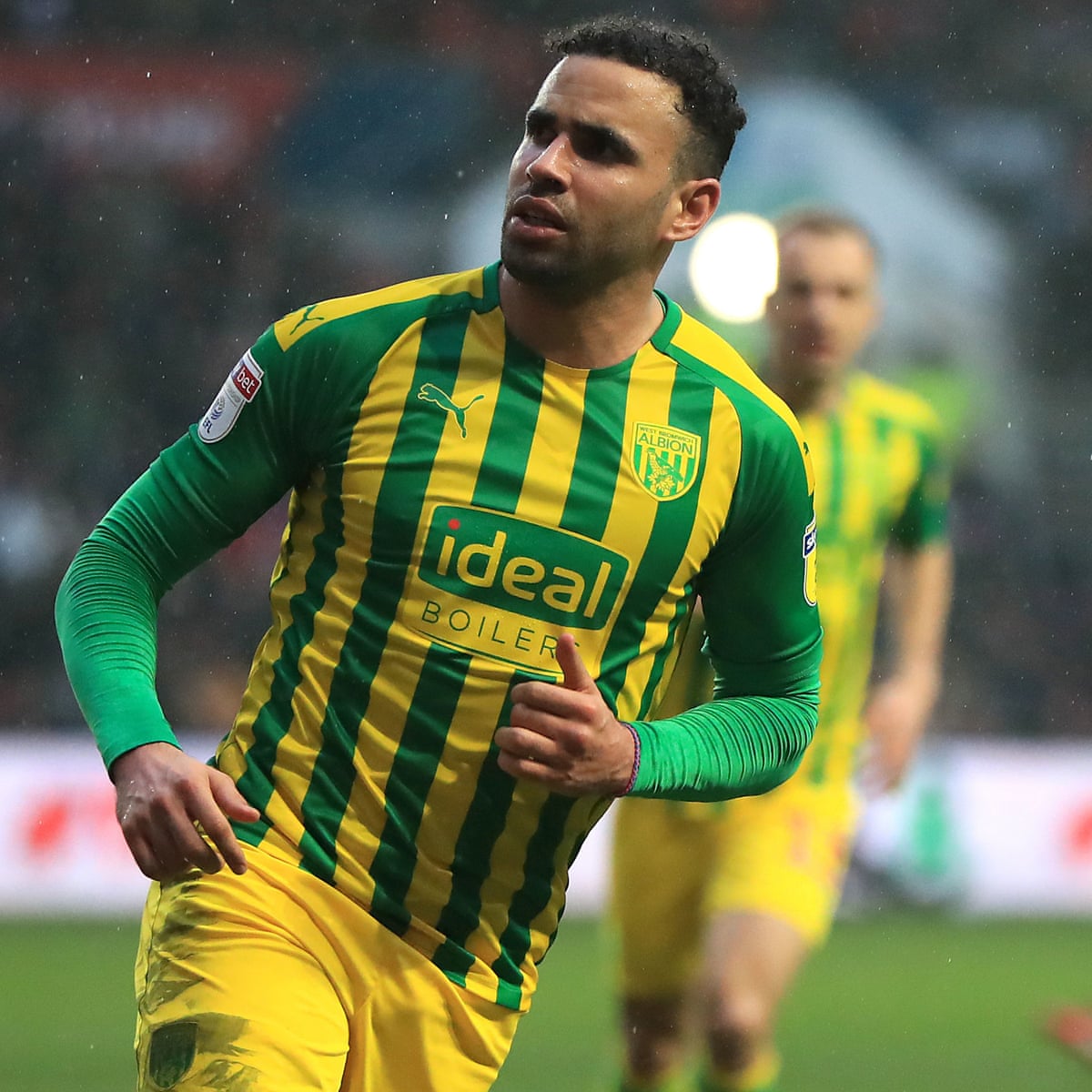 Hal Robson Kanu Double Sees West Brom Crush Bristol City Despite Late Red Championship The Guardian Hal Robson Kanu Double Sees West Brom Crush Bristol City Despite Late Red Championship The Guardian