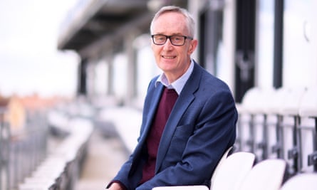 Sir Michael Barber a précédemment travaillé comme conseiller principal sur les normes scolaires.