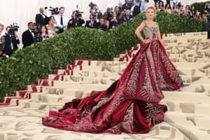 Blake Lively pulled out all the stops in a dramatic Versace gown, which is said to have taken 600 hours to make