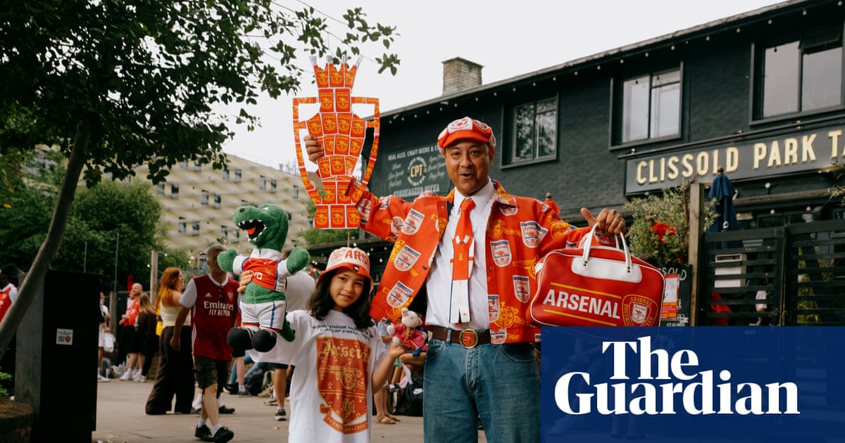 Los aficionados del Atarazana que aportaron estilo y arrogancia al desfile de la conquista del equipo: ‘Todos apoyan lo mismo pero lo expresan a su guisa’ | Moda Los aficionados del Atarazana que aportaron estilo y arrogancia al desfile de la conquista del equipo: ‘Todos apoyan lo mismo pero lo expresan a su guisa’ | Moda