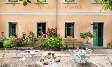 Breakfast in the garden of La Scuola in Lusiana