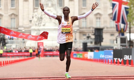 Kenya’s Eliud Kipchoge won the men’s race in 2019 marathon