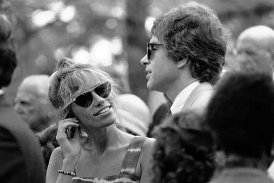 Carly Simon with Warren Beatty in 1984.
