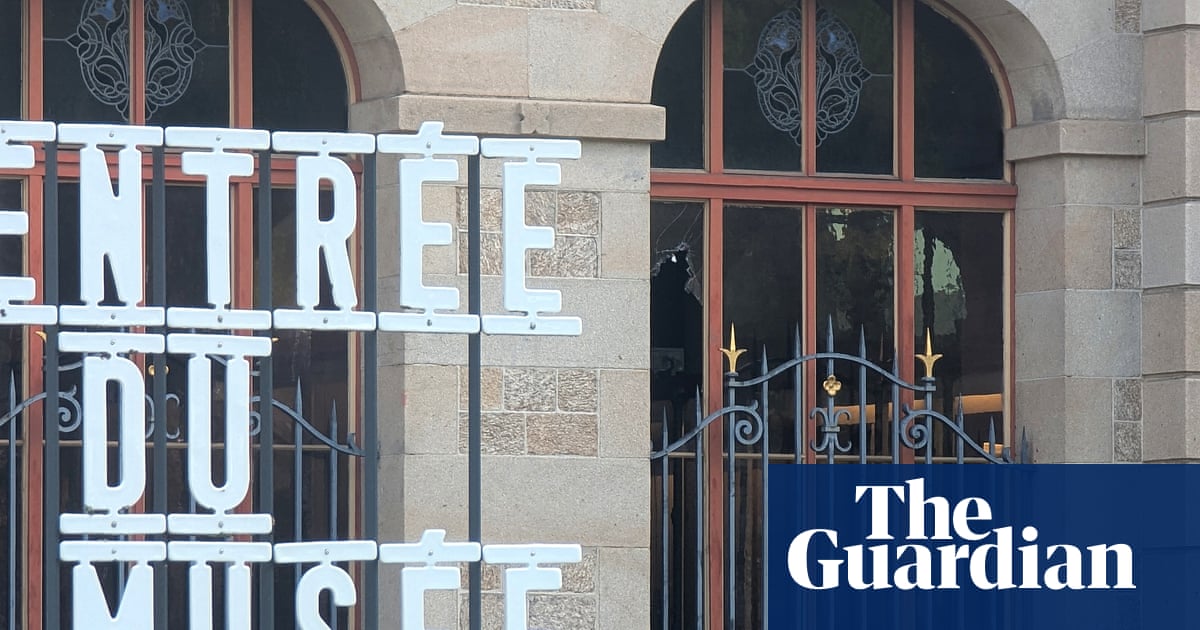 Porcelain treasures worth 9.5m stolen from French museum
