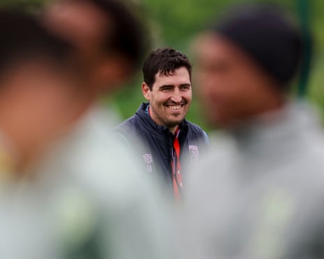 Andoni Iraola during Bournemouth training