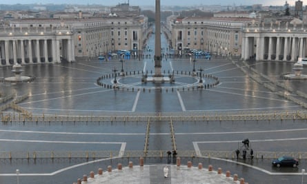 Pope Francis can be seen at the very bottom of this image of St Peter’s Square.