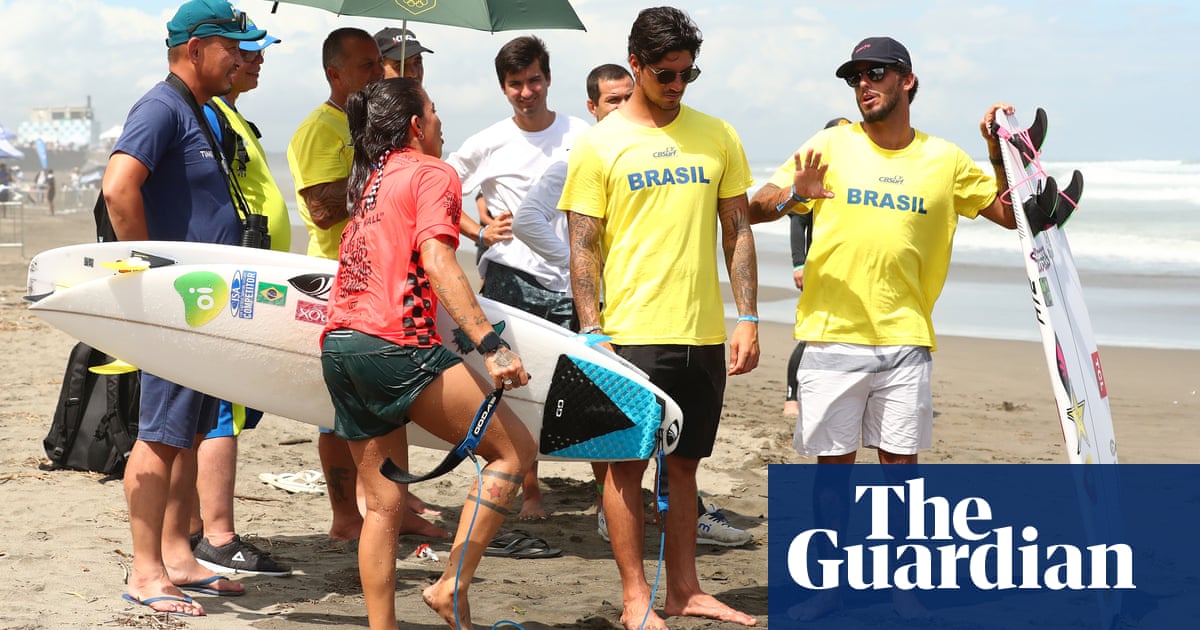 Brazil fire warning shot to surfing rivals in Olympic qualifier
