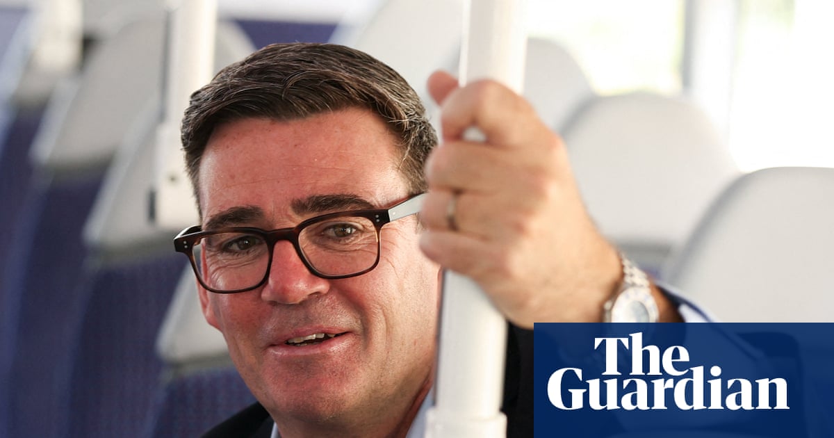 Do fines stop loud phone use on public transport?