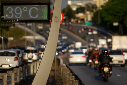 A street thermometer in Sao Paulo.