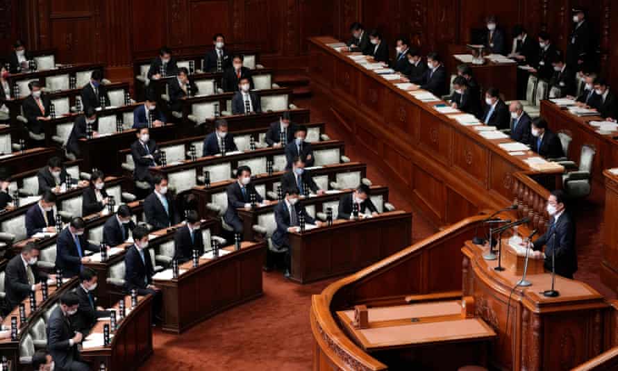 Japan’s Prime Minister Fumio Kishida, delivers a policy speech at the lower house of the parliament in Tokyo, Japan, pledging to control the Covid-19 spreading in Japan generated by the Omicron variant.
