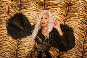 First billionaire rapper First billionaire rapper