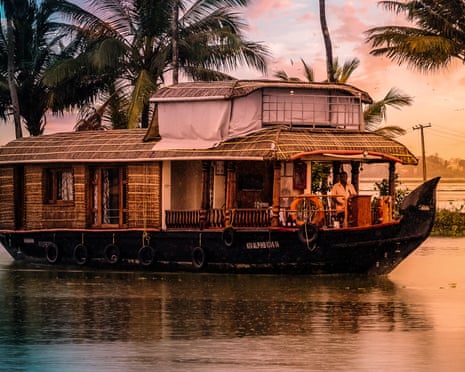 Houseboat on the river in Cochin, where you can find the biggest harbor of India!