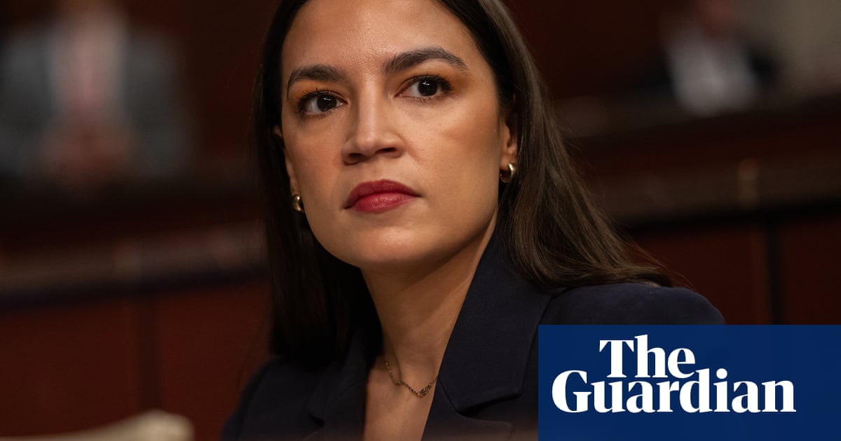 AOC's SHOCK Endorsement: Will This Outsider Win NYC Mayoral Race?
