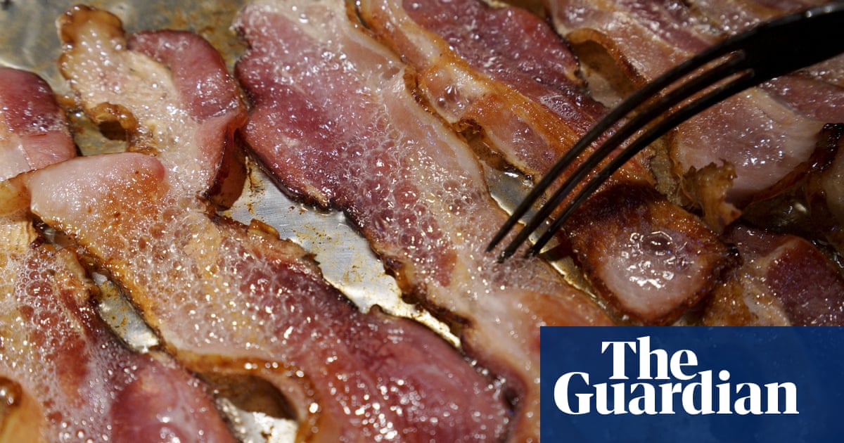 Eating processed meat raises risk of heart disease by a fifth