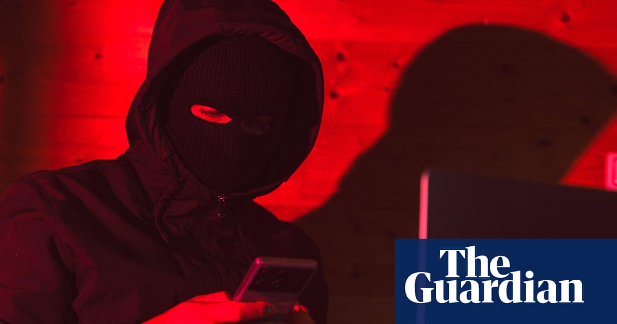 Bavarian pensioner lays trap to catch phone fraudster who was out for his gold