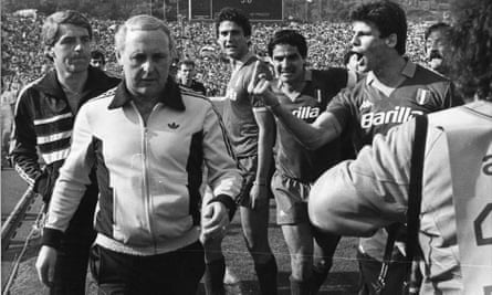 Jim McLean being accosted by Roma players after Roma’s European Cup semi-final victory in 1984.