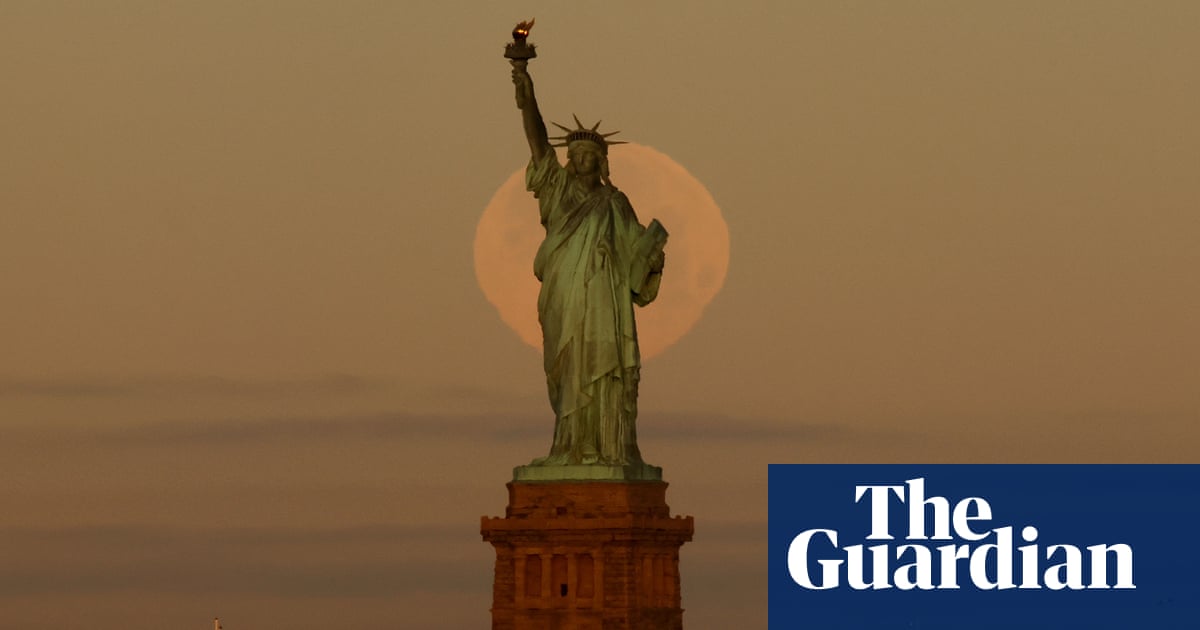 Wolf supermoon across the world – in pictures