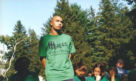 Aseel Aslih in un campo di Seeds for Peace negli anni '90.