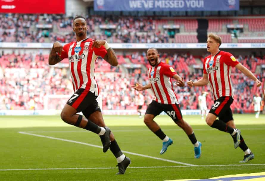 Brentford'un sorunsuz operatörü ivan toney, wembley'de başı çekiyor | paul doyle 2 ivan toney celebrates scoring their first goal.