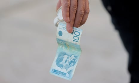 Kosovo accused of raising ethnic tensions by banning use of Serbian dinar, Kosovo