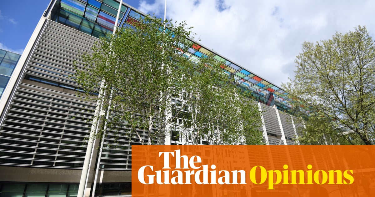 The Guardian view on the Home Office: residency rules are prolonging misery