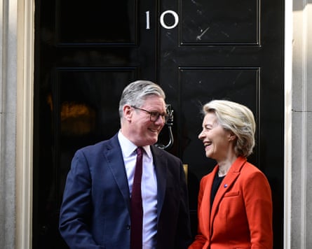 Keir Starmer and Ursula von der Leyen outside No 10