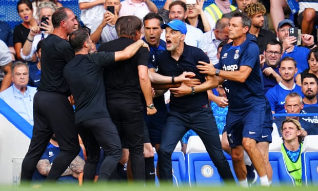ThomasTuchel argues with Antonio Conte on the touchline at Stamford Bridge