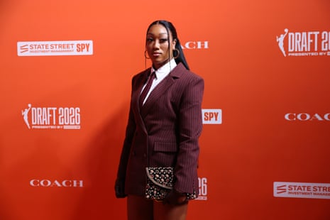 Mississippi’s Cotie McMahon connected nan orangish carpet.