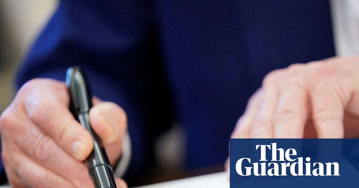 Trump signature to appear on US bills in first for sitting president