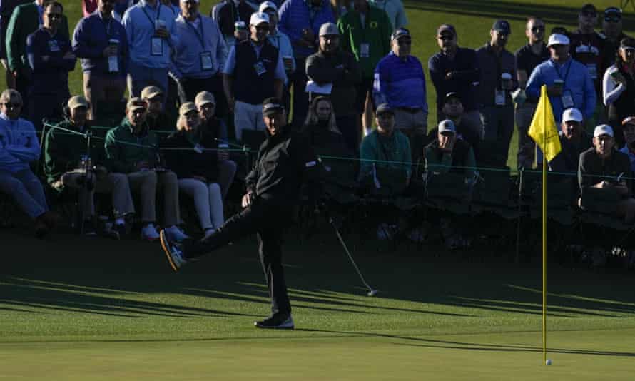 Lyle rues a missed putt on the 2nd hole in his second round.