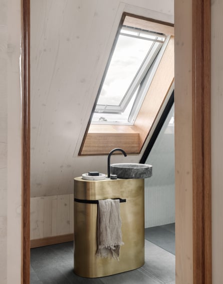 Un lavabo en laiton conçu par Felicity.