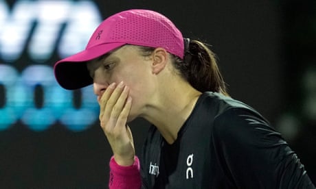 Iga Swiatek knocked out by qualifier Anna Kalinskaya in Dubai semi-final