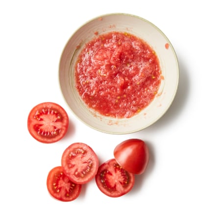 Felicity Cloake menemen – grate tomatoes