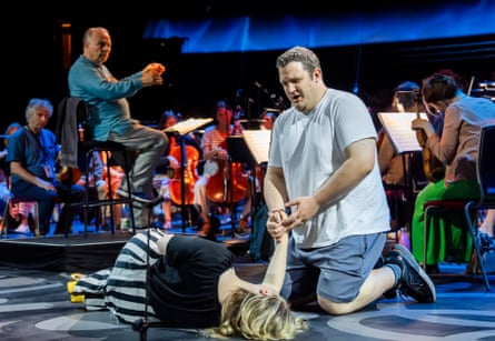 Sir Mark Elder reheases with John Findon (Sir Huon of Bordeaux) and Jennifer Davis (Reiza) and the Orchestre Révolutionnaire et Romantique.