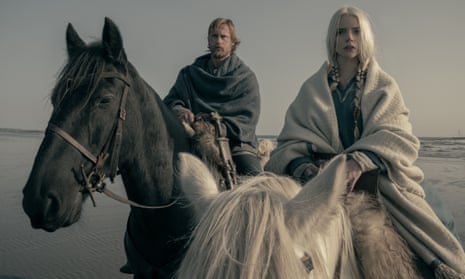 Alexander Skarsgård as ‘iron-hearted berserker’ Amleth with Anya Taylor-Joy (Olga) in The Northman. © 2022 Focus Features