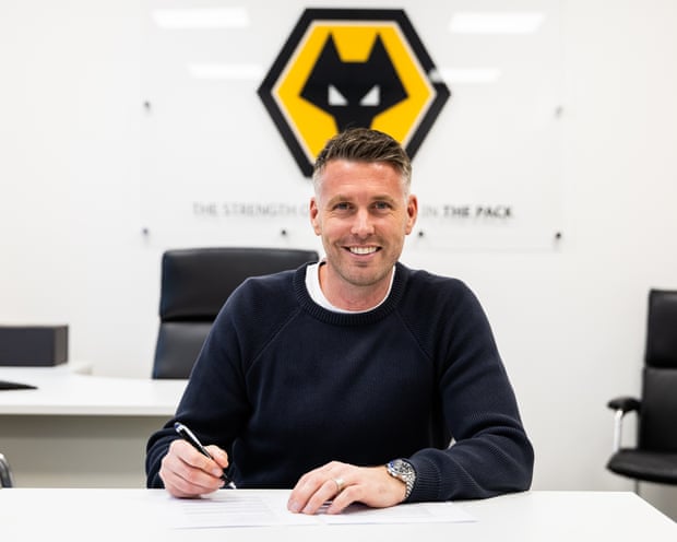 Rob Edwards confirmado como entrenador del Wolverhampton con la misión de «renovar todo el club». Rob Edwards confirmado como entrenador del Wolverhampton con la misión de «renovar todo el club».