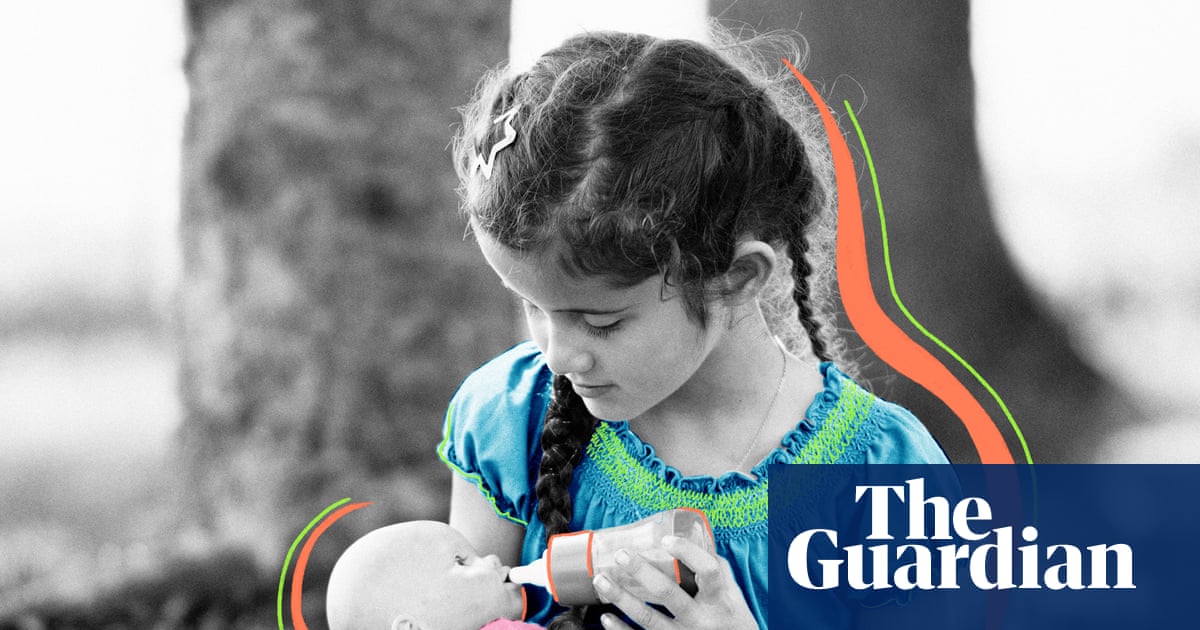 अनोळखी लोकांची दयाळूपणा: मी पाच वर्षांचा होतो जेव्हा एका स्त्रीला मी कधीच ओळखत नाही तेव्हा मला एक विलक्षण बाहुली दिली | जीवन आणि शैली अनोळखी लोकांची दयाळूपणा: मी पाच वर्षांचा होतो जेव्हा एका स्त्रीला मी कधीच ओळखत नाही तेव्हा मला एक विलक्षण बाहुली दिली | जीवन आणि शैली