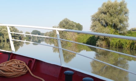 Chugging up a canal close to the River Po