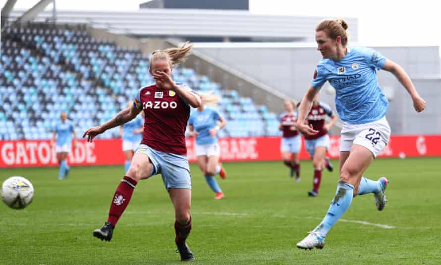 Sam Mewis scores City’s eighth goal of the game.