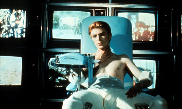 David Bowie in 1976’s cult hit The Man Who Fell to Earth, directed by Nicolas Roeg.