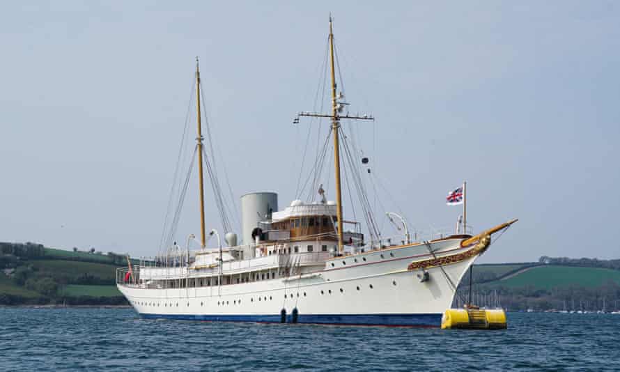 Sailing-Stream.fr ⚓ D'Edouard VIII à James Dyson: le yacht qui raconte la richesse britannique | Le Nahlin ⚓ Le Nahlin, amarré au large de Falmouth, Cornwall, avril 2021.