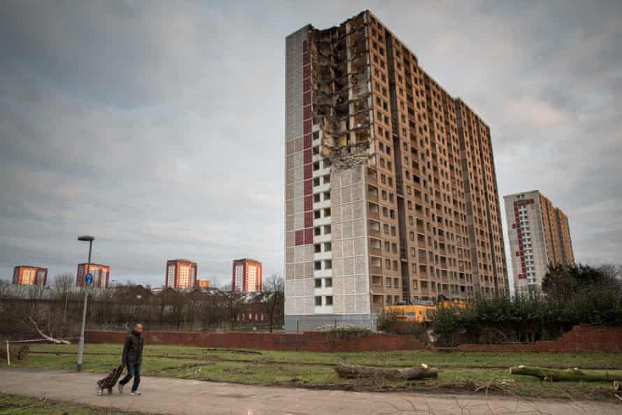 Sighthill, high-rise flats. March 2016