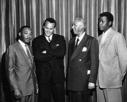 Martin Luther King Jr stands next to Harry Belafonte, Sidney Poitier and which other figure?