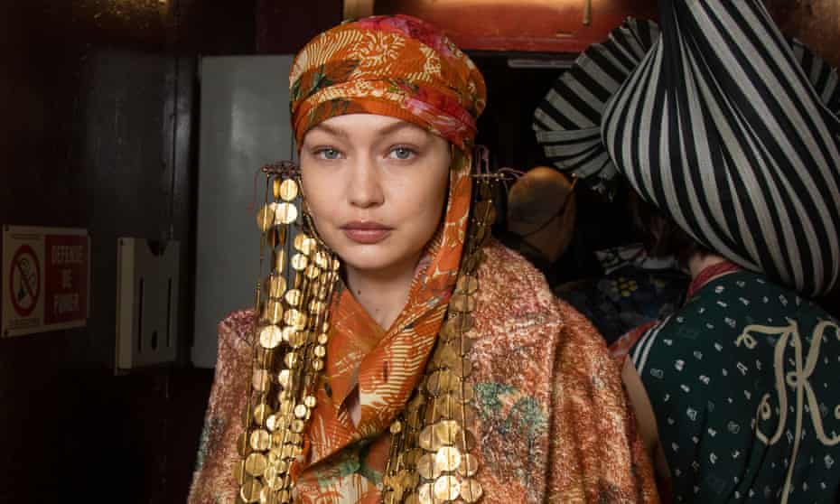 Gigi Hadid at Paris Fashion Week on 5 March 5, 2022 in Paris, France.