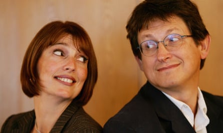 Carolyn McCall and Alan Rusbridger in 2005
