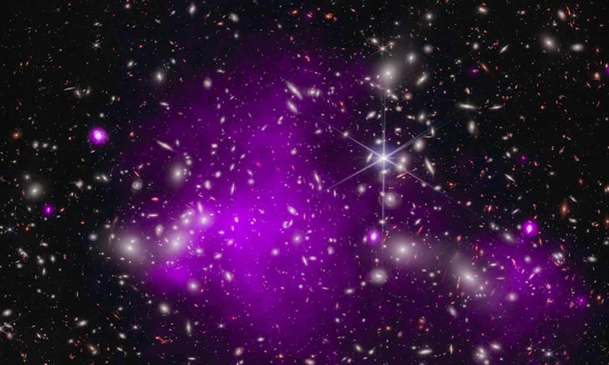Revealed: the oldest black hole ever observed, dating to dawn of universe, is supermassive (theguardian.com)