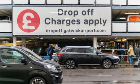 A drop off charges sign at Gatwick airport